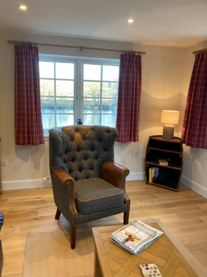 Kingfisher Cottage, Port O Tay Пітлохрі Екстер'єр фото